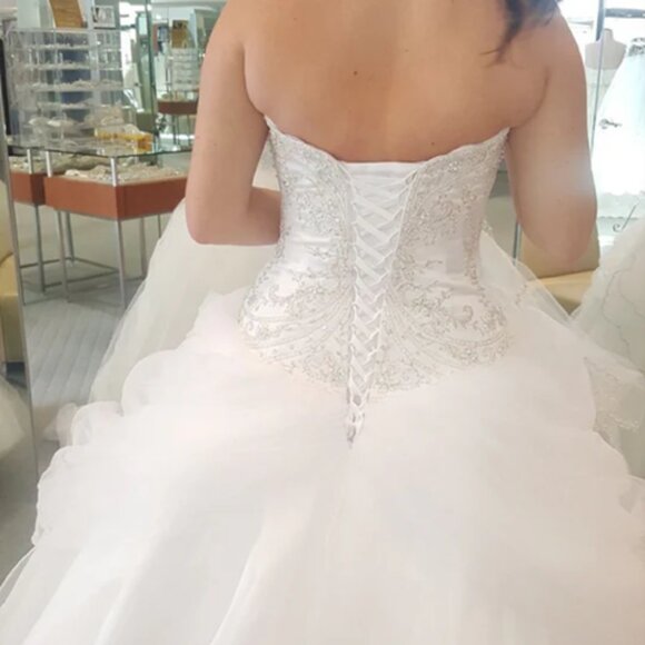 2014 Alfred Angelo "Belle" Wedding dress - Picture 2 of 4